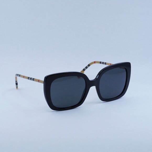 Burberry BE4323 385387 Sunglasses Nero Square Frame, Grey Lenses main image 4